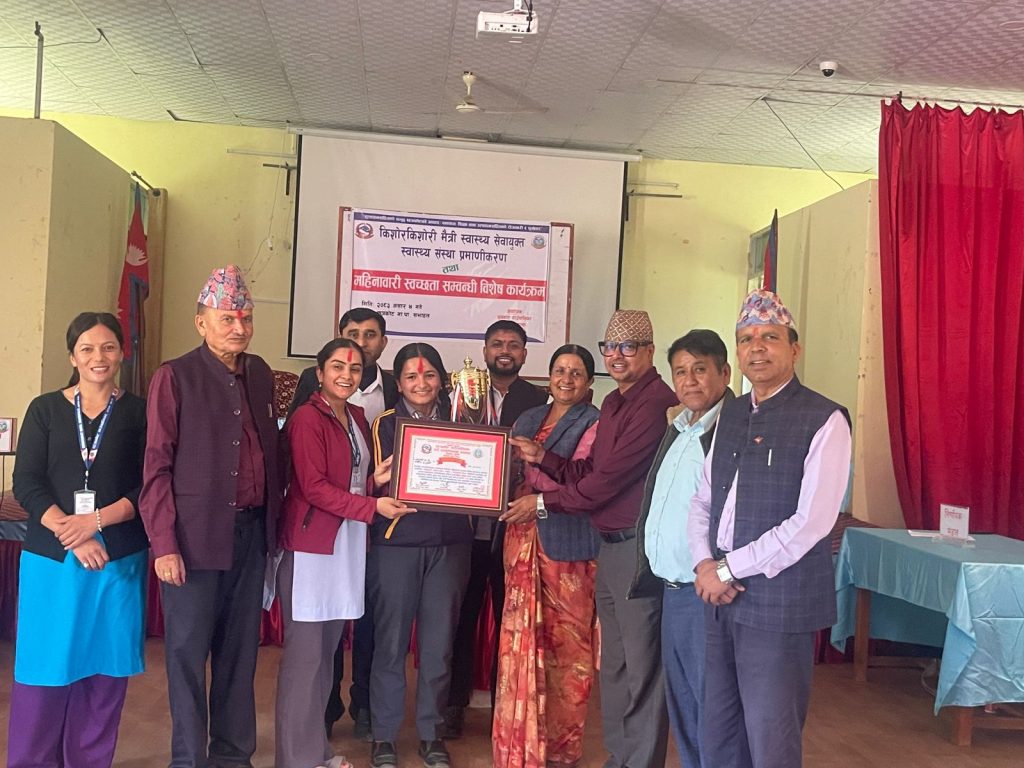 छत्रकोट : महिनाबारी स्वच्छता सम्बन्धी वक्त्तीत्वकला प्रतियोगितामा सरस्वती माबिकी आस्मा न्यौपाने प्रथम